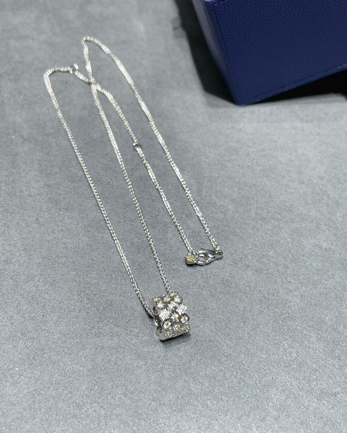 [⭐DORISW] BEE LOVE DIAMANT-PAVÉ 3-REIHIGE HALSKETTE