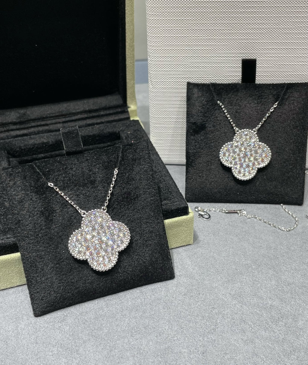 [⭐DORISW] CLOVER 25MM ラージペンダント ダイヤモンドパヴェ シルバーネックレス