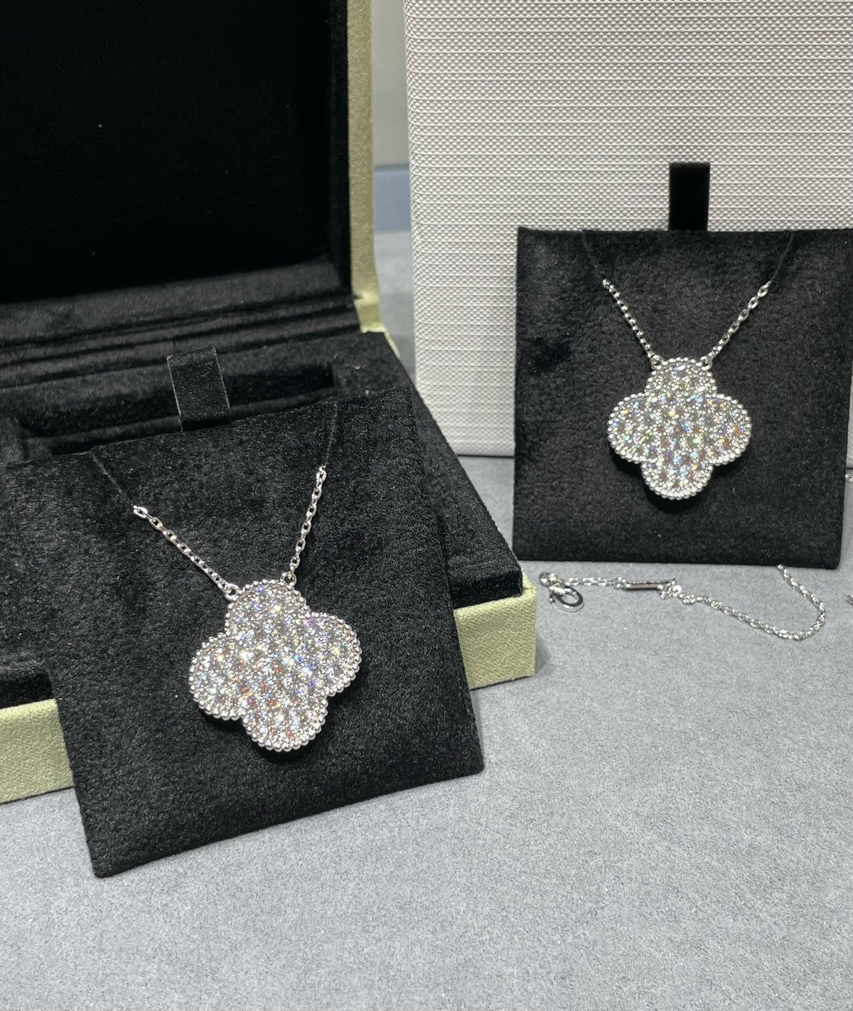 [⭐DORISW] CLOVER 25MM ラージペンダント ダイヤモンドパヴェ シルバーネックレス