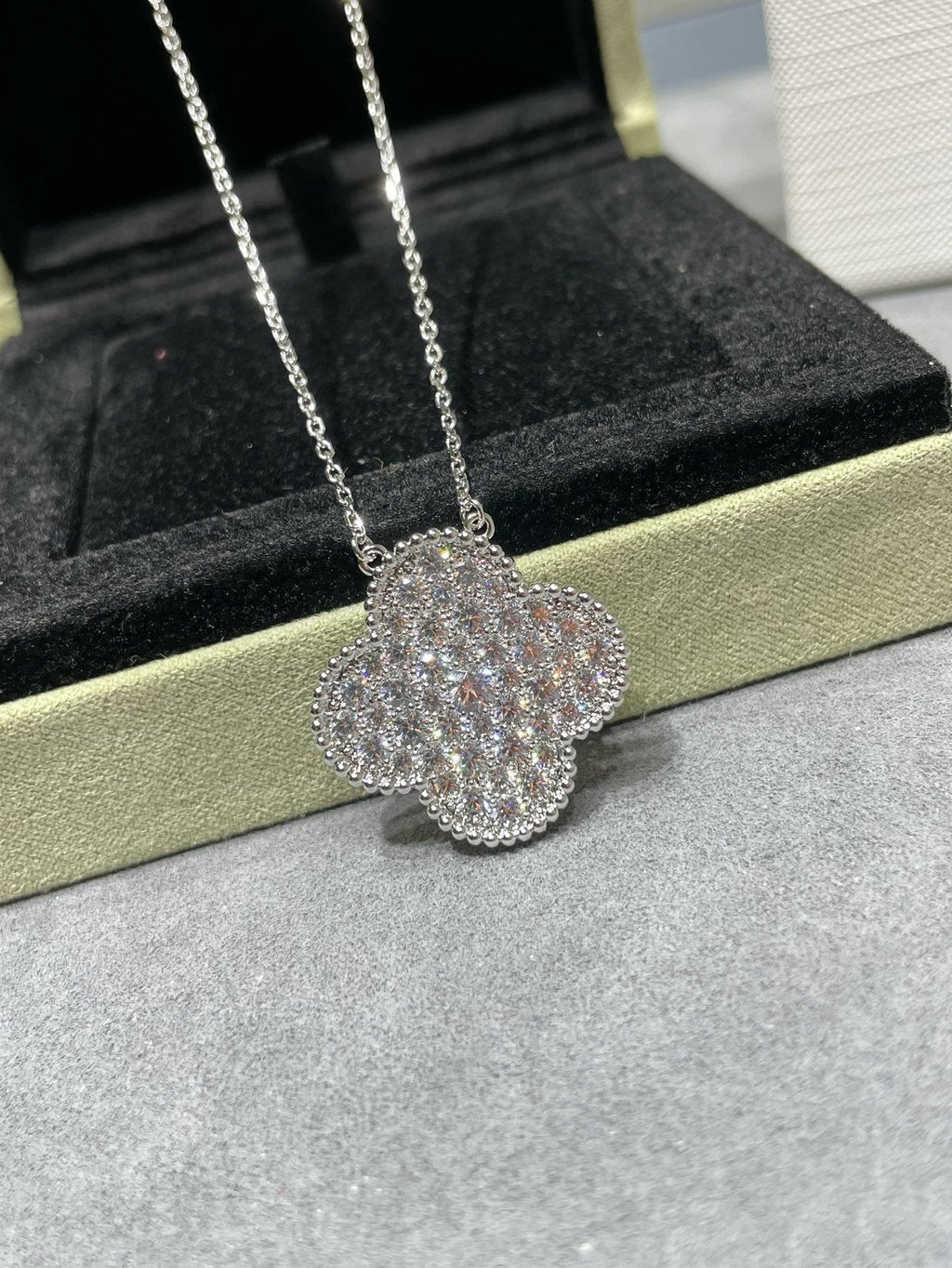 [⭐DORISW] CLOVER 25MM ラージペンダント ダイヤモンドパヴェ シルバーネックレス