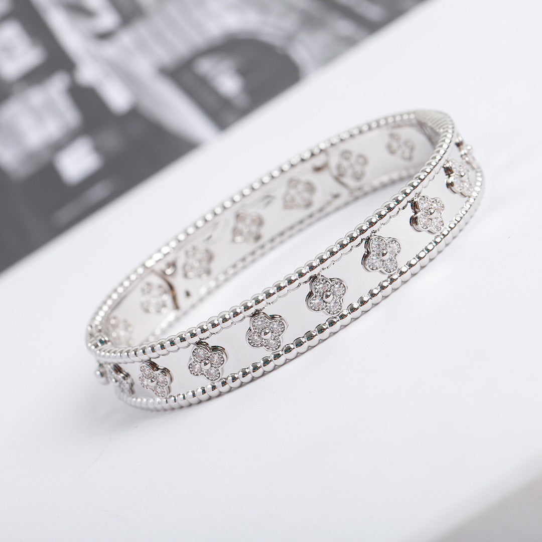 [⭐DORISW] クローバーブレスレット 8MM ダイヤモンド