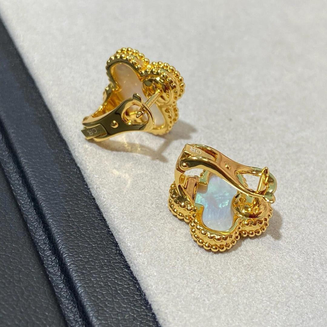 [[⭐DORISW] ] CLOVER LARGE (20mm) 1 MOTIFS WHITE MOP STUD EARRINGS