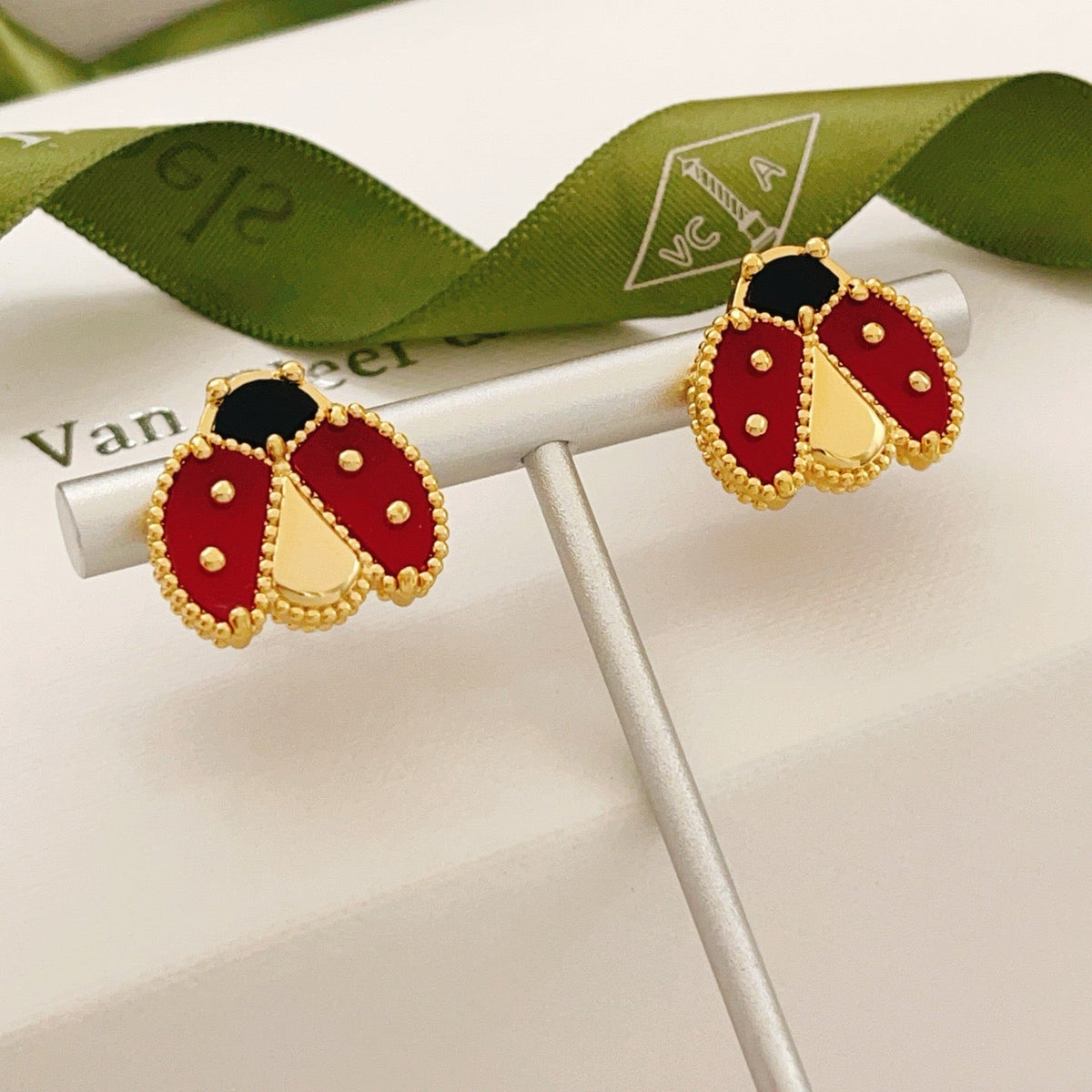 [⭐DORISW] ラッキーレディバグピアス
