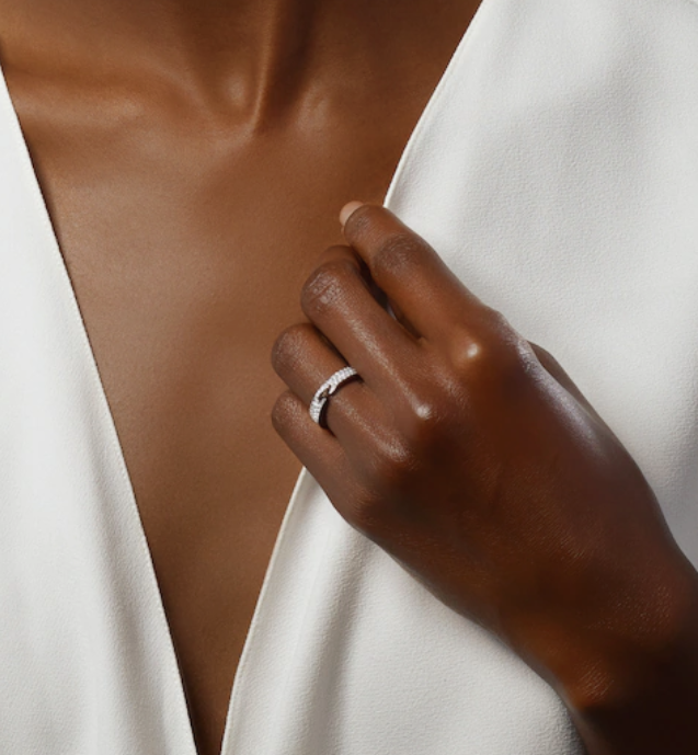 {"[⭐DORISW] ALLIANCE LIENS VIDENCE PAVED DIAMOND 4MM RING": "[⭐DORISW] リアン・ドゥ・ショーメ パヴェダイヤモンド リング 4mm"}