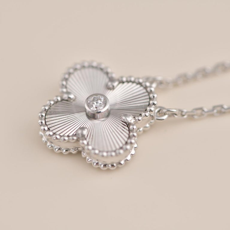 [⭐DORISW] CLOVER 15MM ダイヤモンドレーザーネックレス シルバー