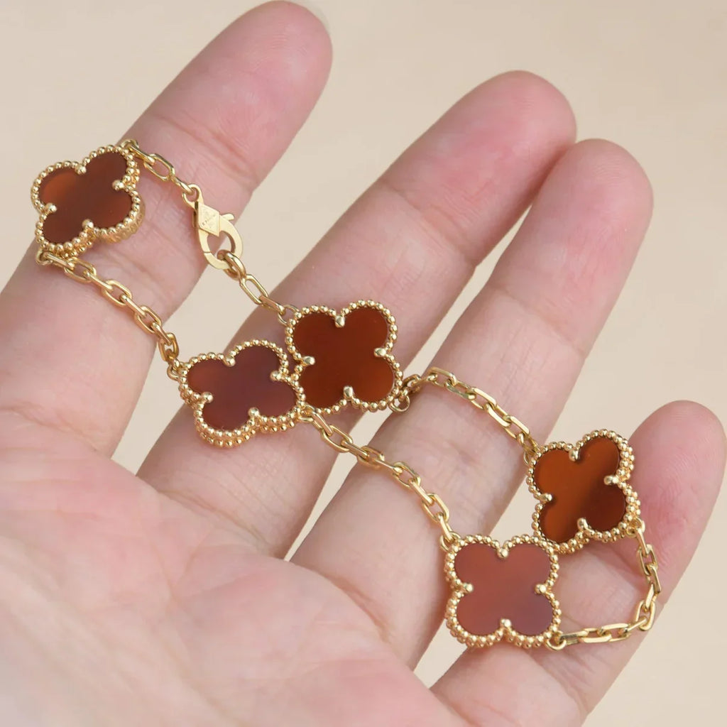 [[⭐DORISW] ]NEUE KOLLEKTION: CLOVER ARMBAND MIT 5 MOTIVEN IN ROTEM KARNELIAN