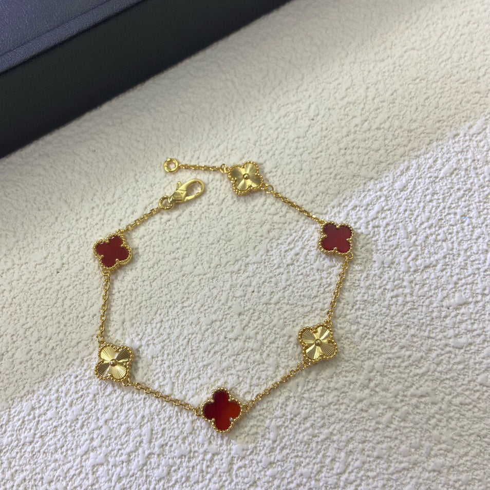 [[⭐DORISW] ]CLOVER 6 MOTIF RED AGATE LASER BRACELET
