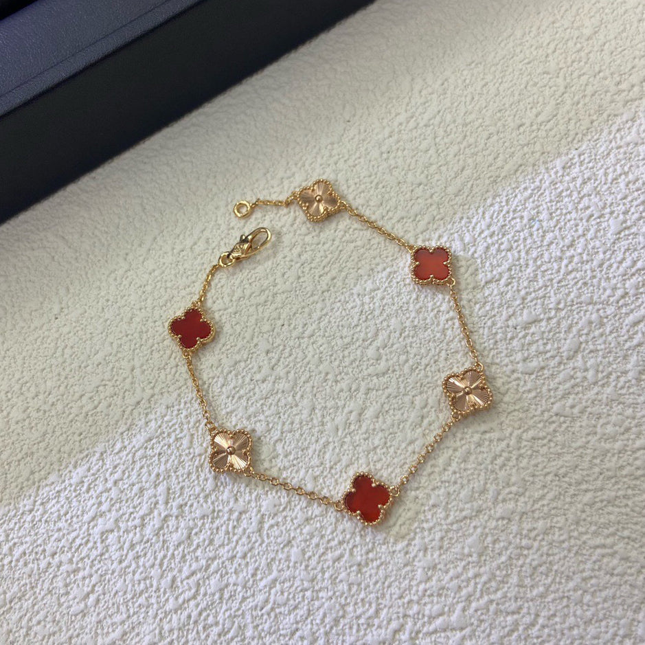 [[⭐DORISW] ]CLOVER 6 MOTIF RED AGATE LASER BRACELET