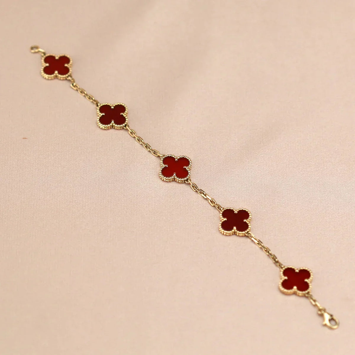 [[⭐DORISW] ]NEUE KOLLEKTION: CLOVER ARMBAND MIT 5 MOTIVEN IN ROTEM KARNELIAN