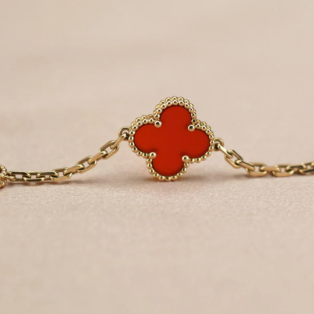 [[⭐DORISW] ]NEUE KOLLEKTION: CLOVER ARMBAND MIT 5 MOTIVEN IN ROTEM KARNELIAN