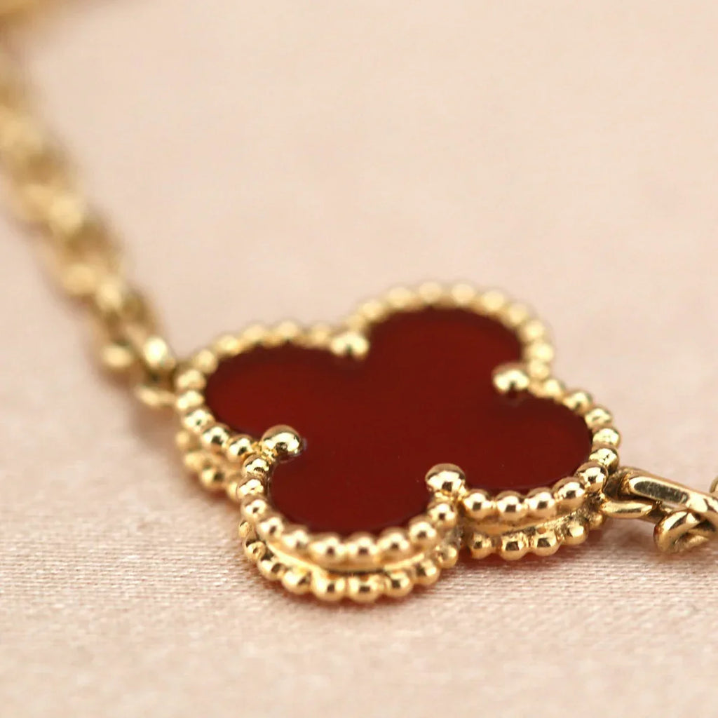 [[⭐DORISW] ]NEUE KOLLEKTION: CLOVER ARMBAND MIT 5 MOTIVEN IN ROTEM KARNELIAN