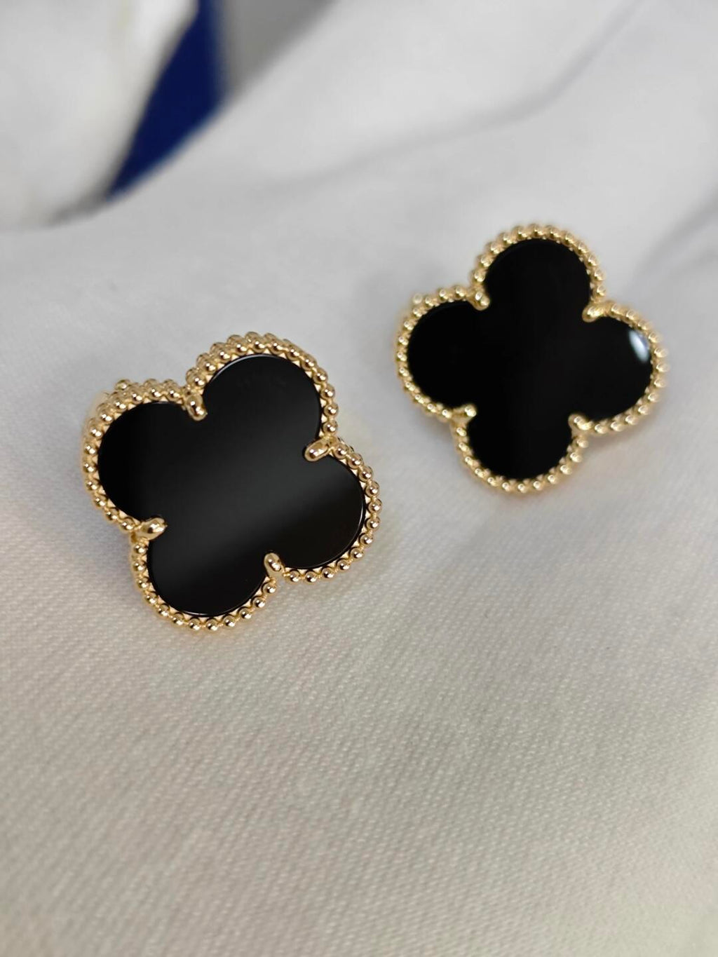 [[⭐DORISW] ] CLOVER 20MM BLACK MOP EARRINGS