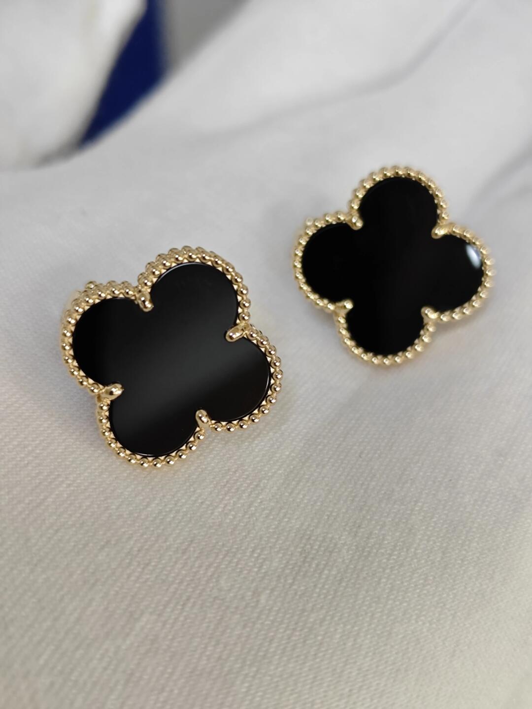 [[⭐DORISW] ] CLOVER 20MM BLACK MOP EARRINGS