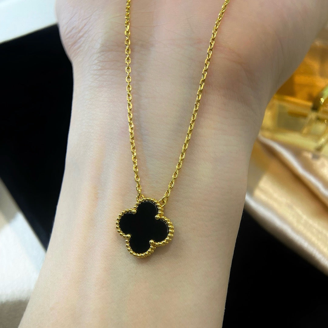 [⭐DORISW] CLOVER 15MM SCHWARZER ONYX EINZELBLUMEN-HALSKETTE