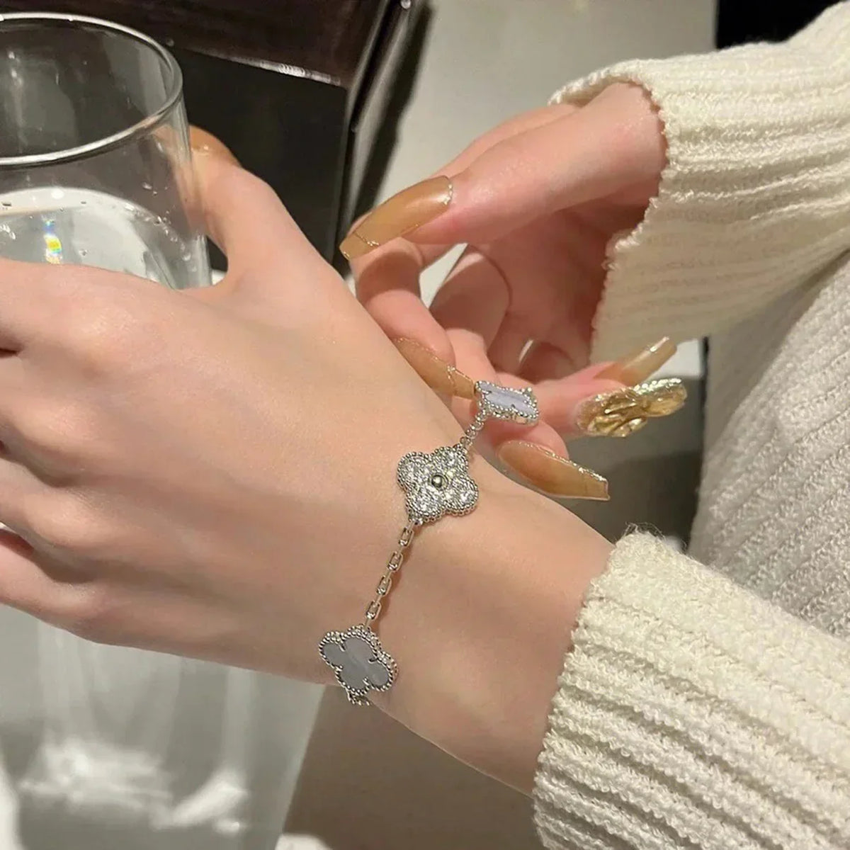 [[⭐DORISW] ]新作 クローバー 5モチーフ パープルカルセドニー ブレスレット コレクション