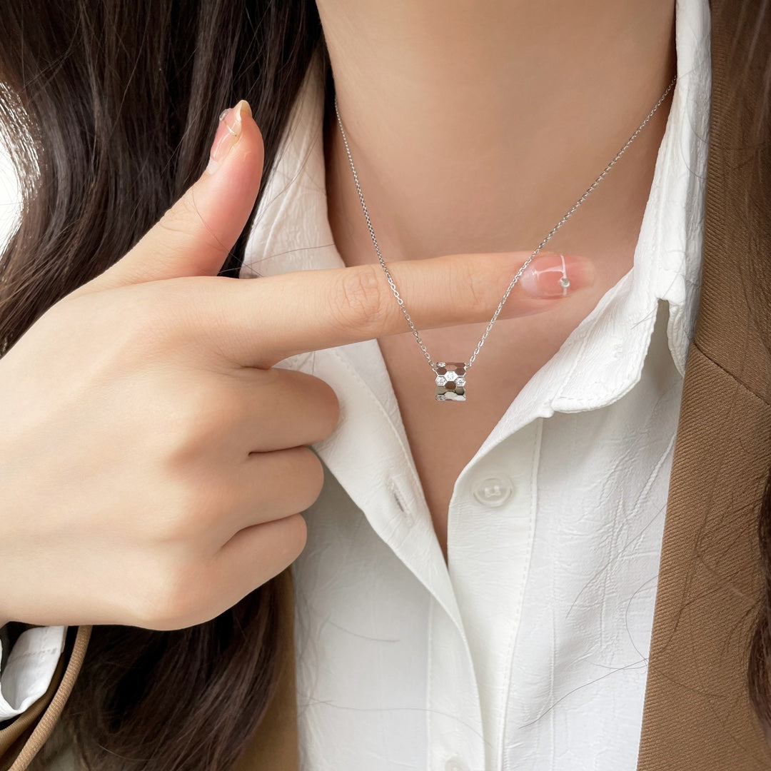 [⭐DORISW] BEE MINI PEDANT DIAMOND NECKLACE