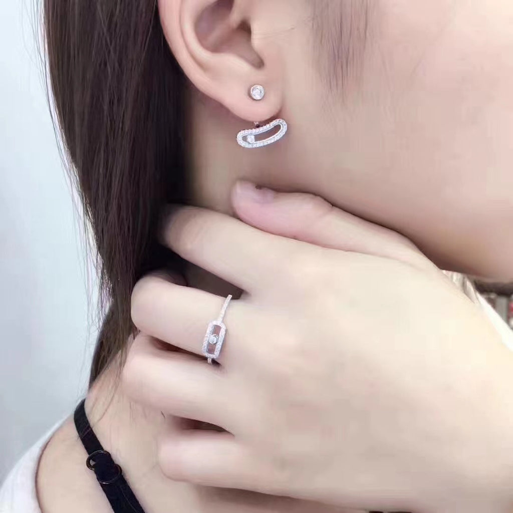 [[⭐DORISW] ] MOVE UNO SILVER DIAMOND EARRINGS