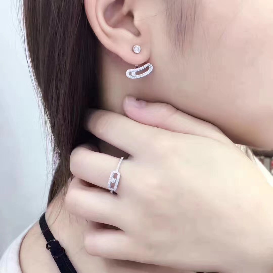 [[⭐DORISW] ] MOVE UNO SILVER DIAMOND EARRINGS