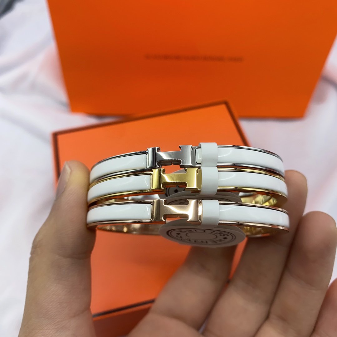 [⭐DORISW] CLASSIC HM CLIC WHITE 8MM ENAMEL BRACELET