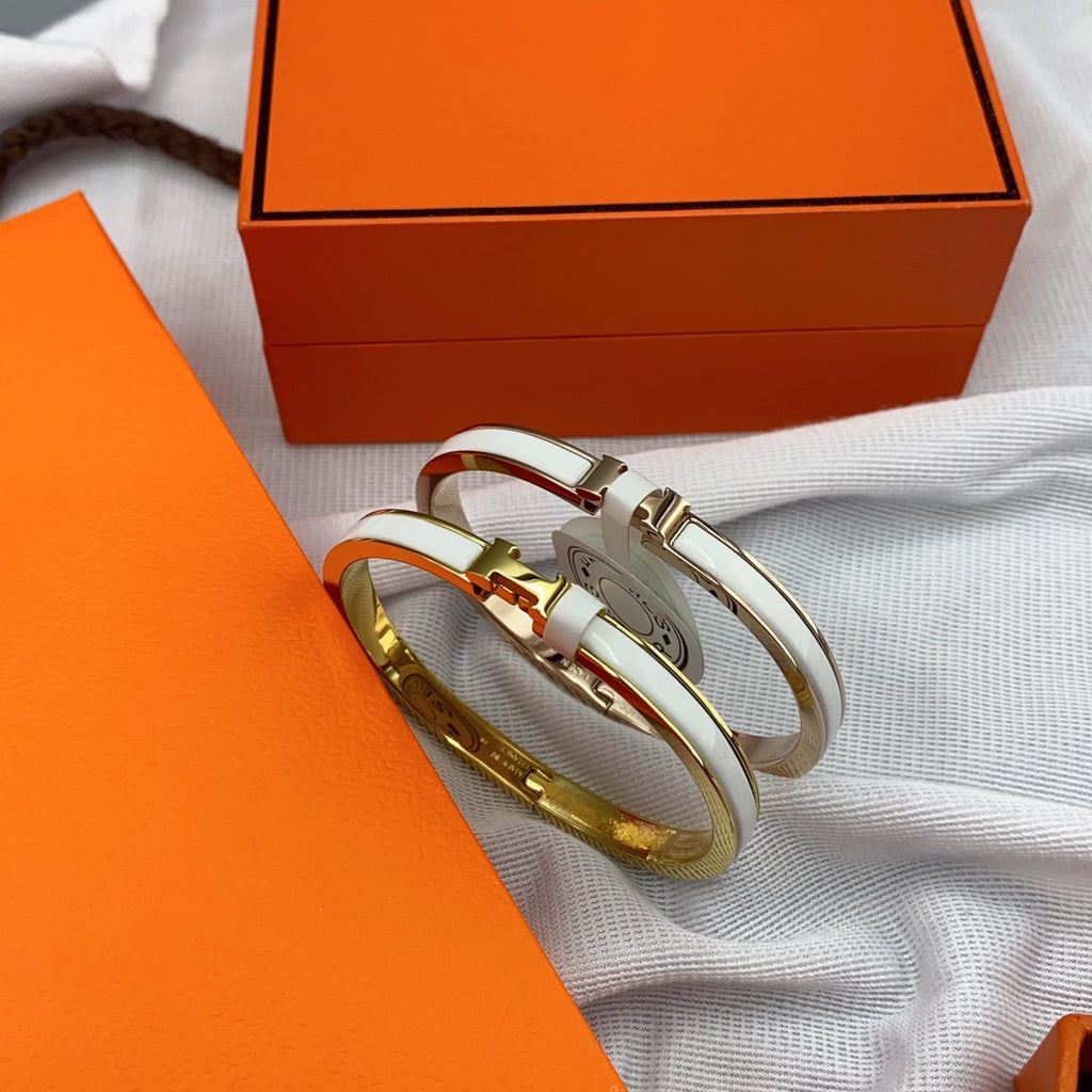 [⭐DORISW] CLASSIC HM CLIC WHITE 8MM ENAMEL BRACELET
