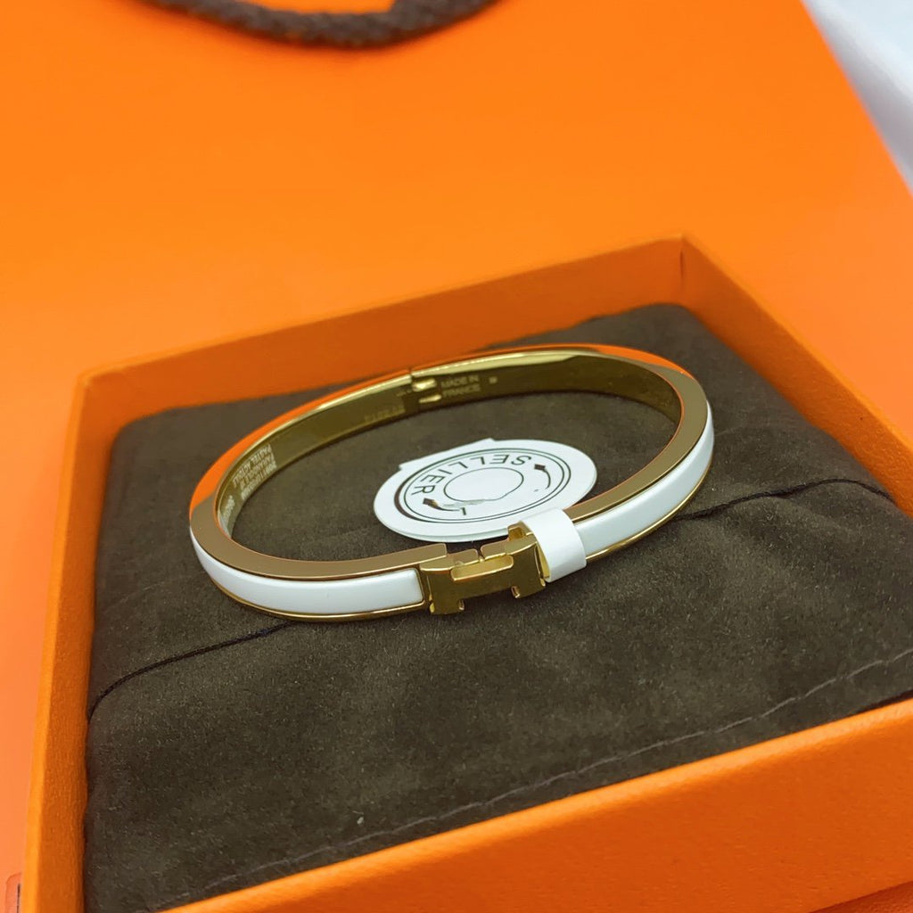 [⭐DORISW] CLASSIC HM CLIC WHITE 8MM ENAMEL BRACELET