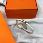 [⭐DORISW] CLASSIC HM CLIC WHITE 8MM ENAMEL BRACELET