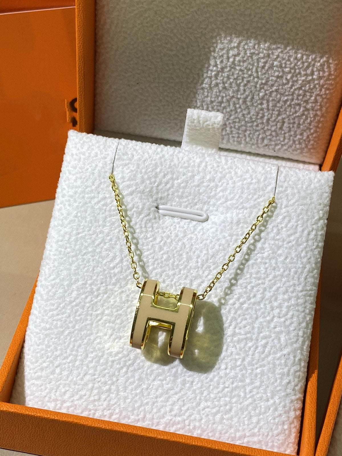 {
"⭐DORISW": "HM CLIC YELLOW ENAMEL GOLD NECKLACE"
}