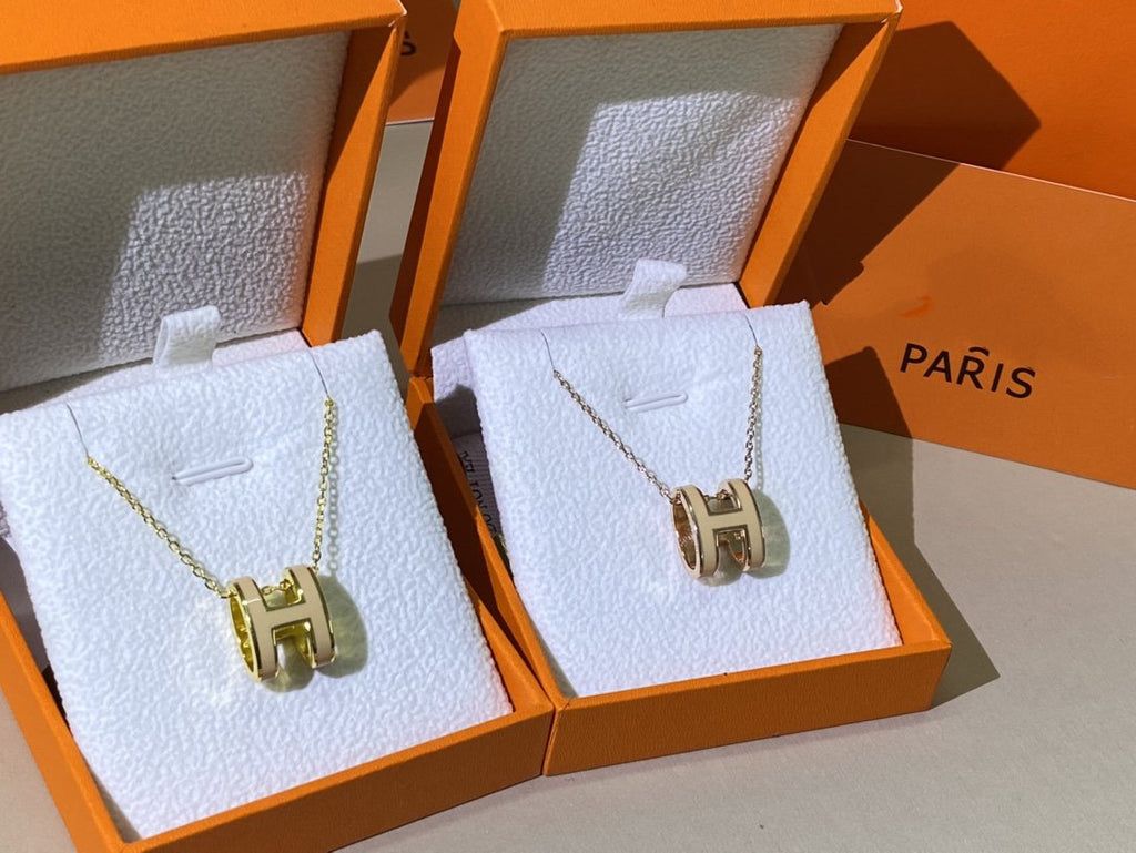 {
"⭐DORISW": "HM CLIC YELLOW ENAMEL GOLD NECKLACE"
}