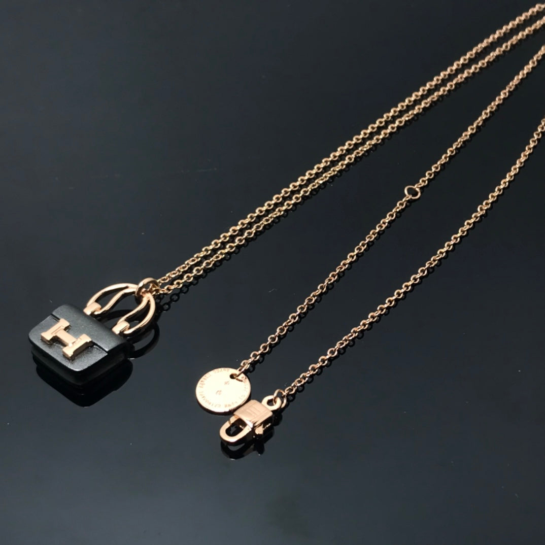 [⭐DORISW] DAMEN HM AMULETTES CONSTANCE ANHÄNGER-HALSKETTE