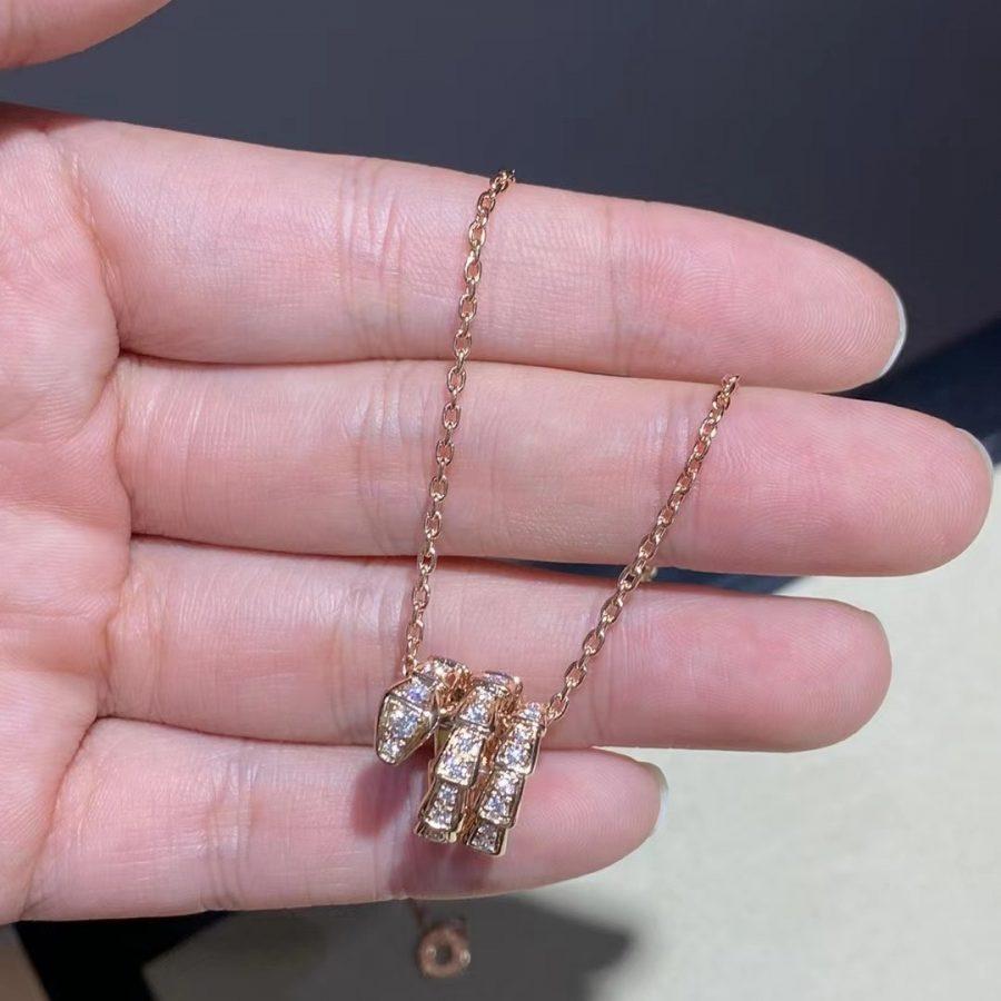 [⭐DORISW]SERPENTI HALSKETTE AUS ROSÉGOLD MIT DOPPELRING UND DIAMANT