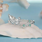 Verstellbarer Ring aus der Ocean-Serie mit Muschel-Design und eingelegtem grünem Zirkonia