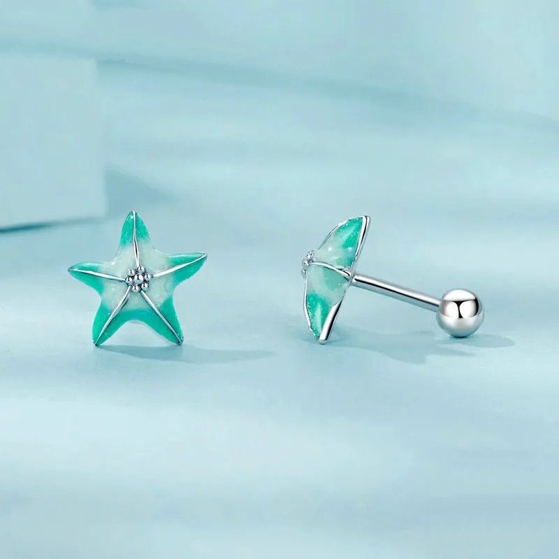 ブルースターフィッシュスタッドピアス プラチナ仕上げ シンプルピアス
