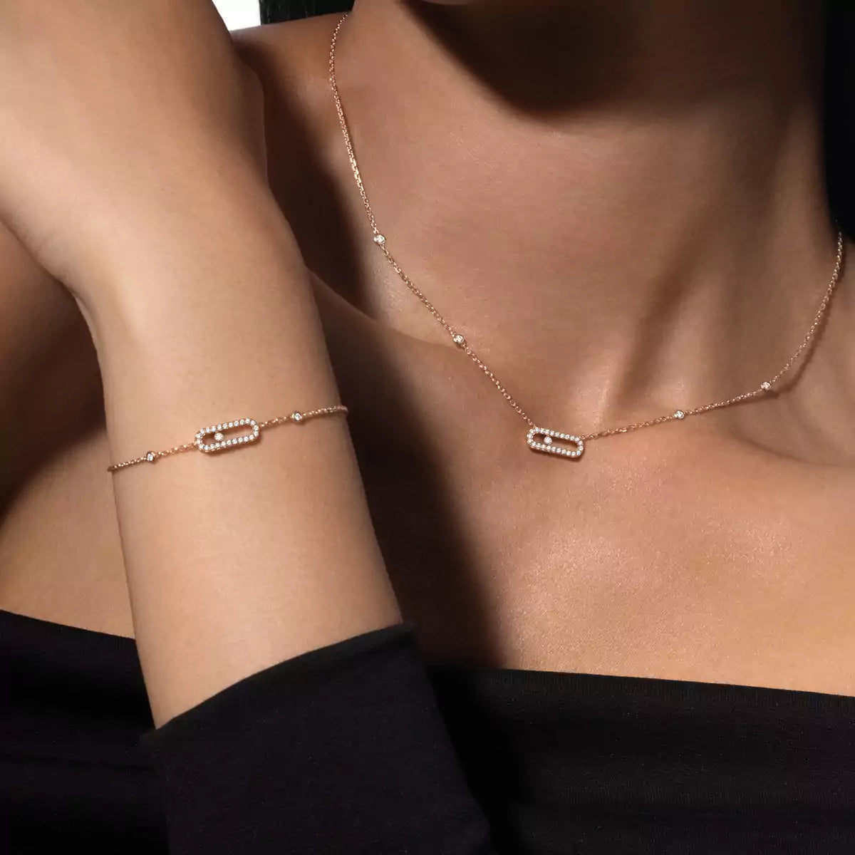 [[⭐DORISW] ] Move Uno Necklace