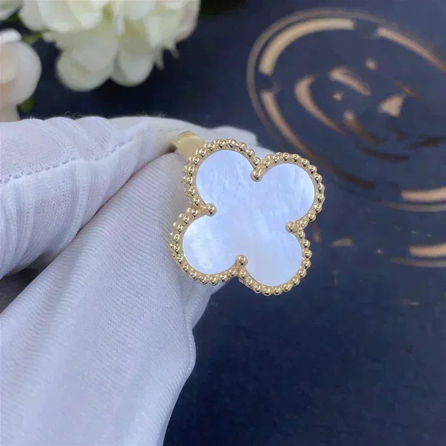 [⭐DORISW] CLOVER WHITE MOP RING