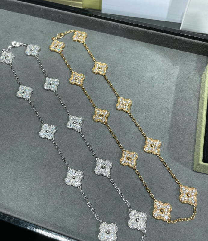 [[⭐DORISW] ]クローバー 10モチーフ フルダイヤモンド ネックレス