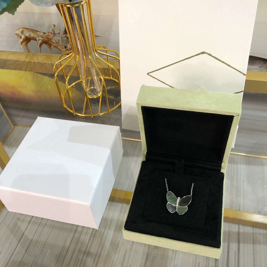 [⭐DORISW] LARGE BUTTERFLY SILVER PENDANT DIAMOND NECKLACE