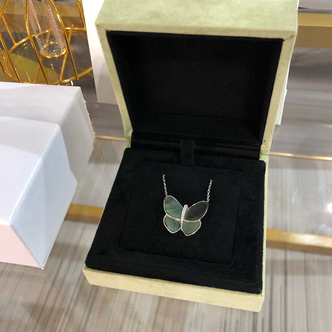 [⭐DORISW] LARGE BUTTERFLY SILVER PENDANT DIAMOND NECKLACE