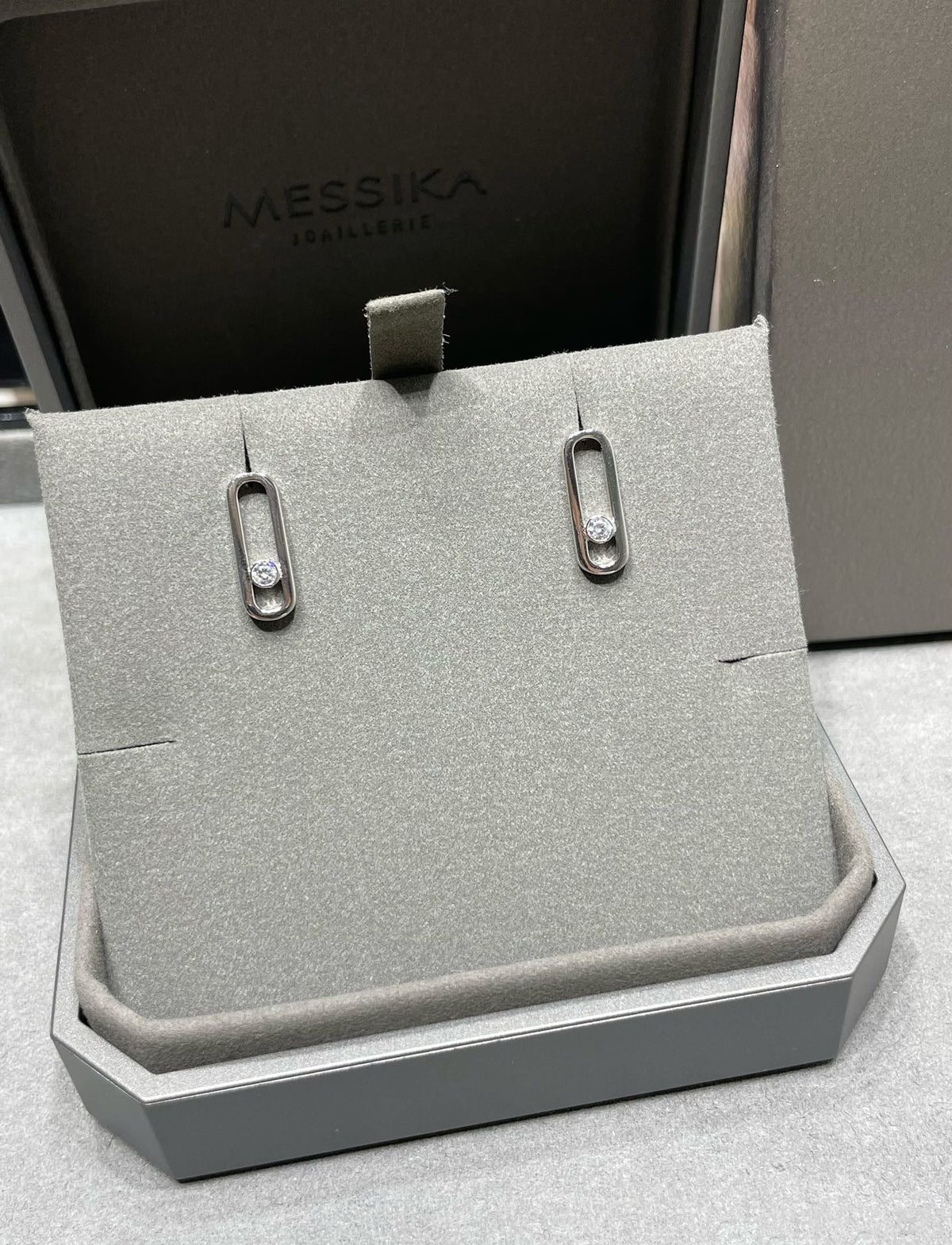 [[⭐DORISW] ] MOVE UNO SMALL 1 DIAMOND EARRINGS